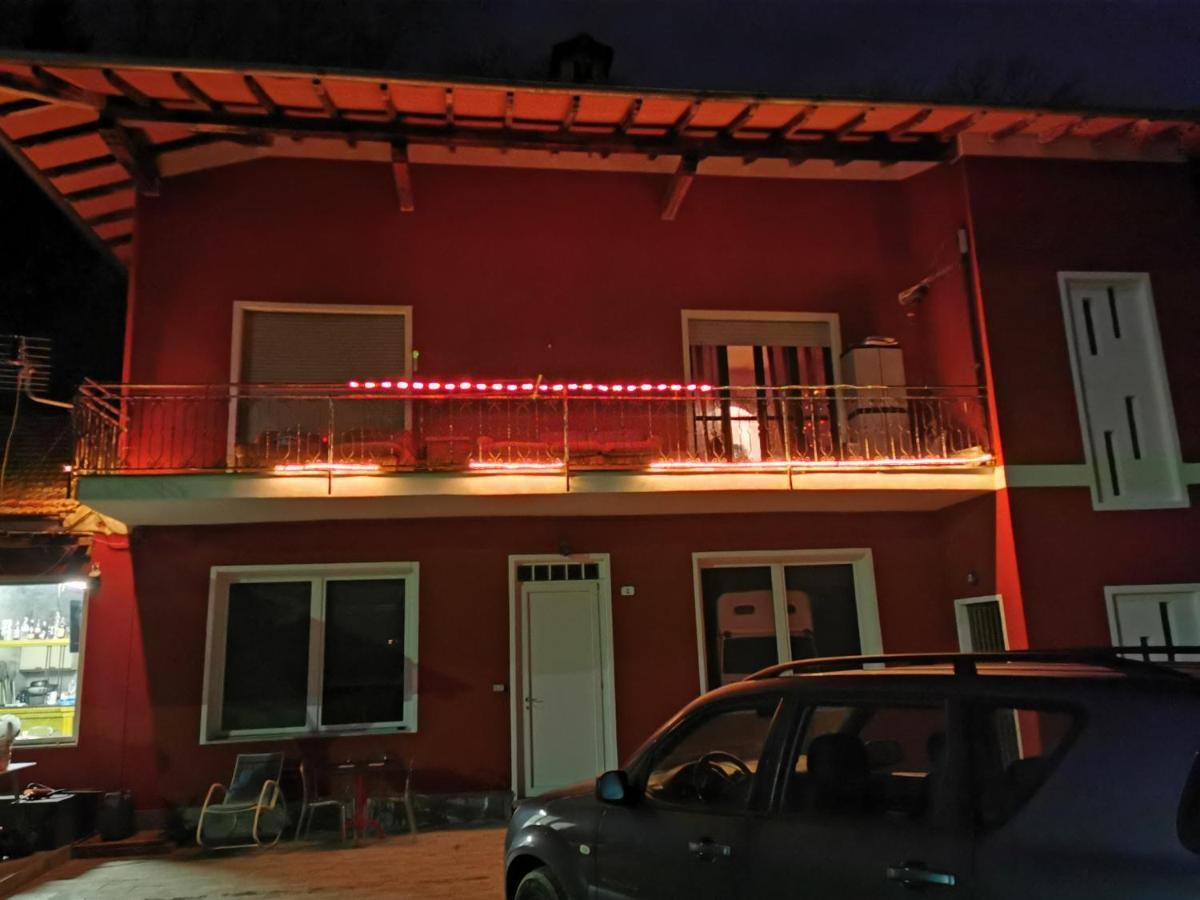 The Horse Hotel Pogno Екстериор снимка